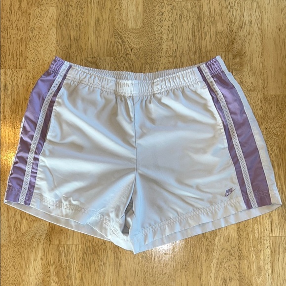 Nike Vintage Shorts - Picture 1 of 10